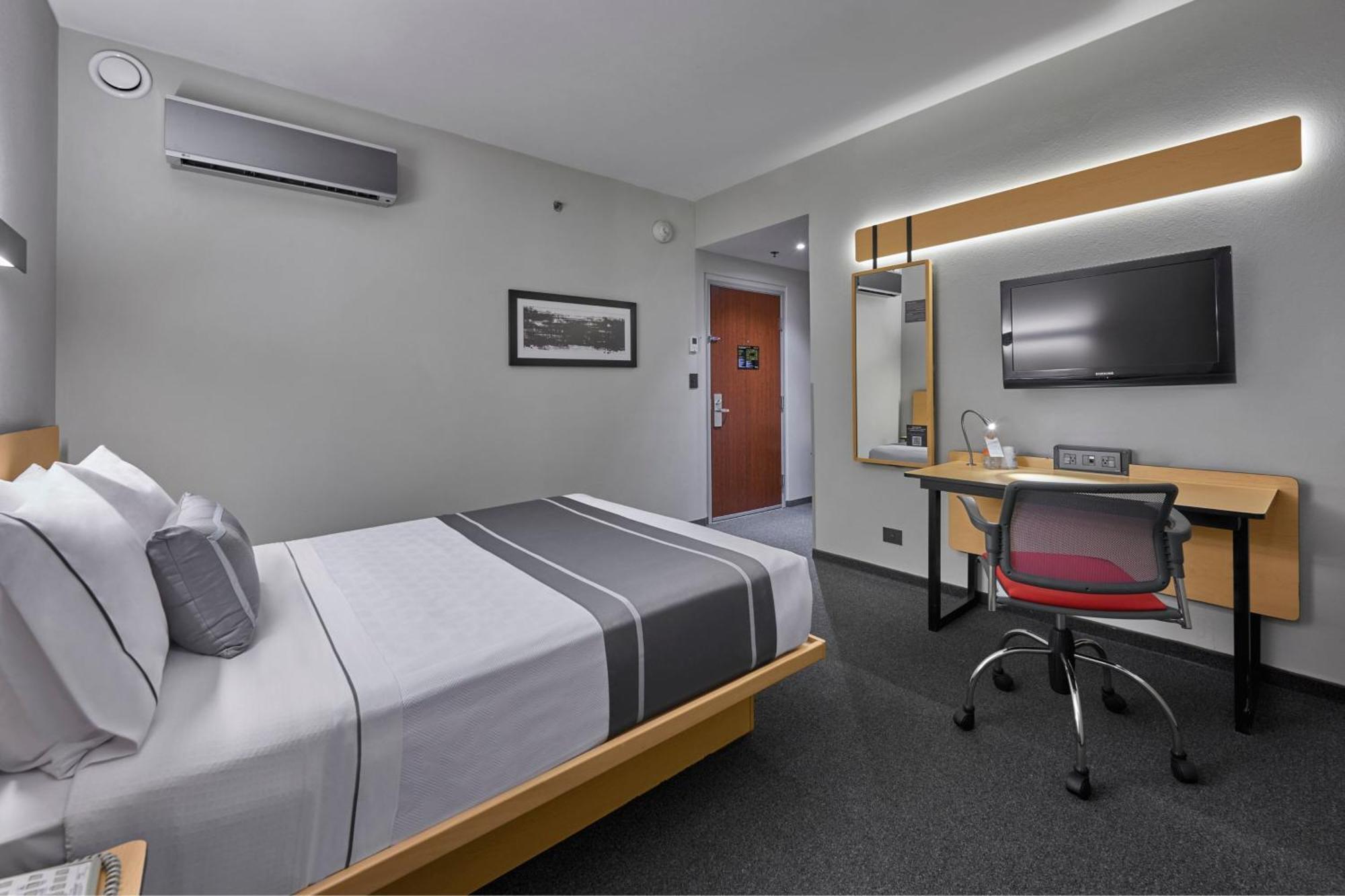 City Express Plus By Marriott Monterrey Nuevo Sur Bagian luar foto